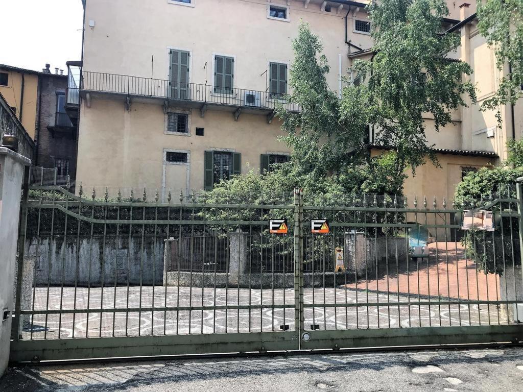 One-Bedroom Apartment Interrato Torre Pentagona 8 Separate Building