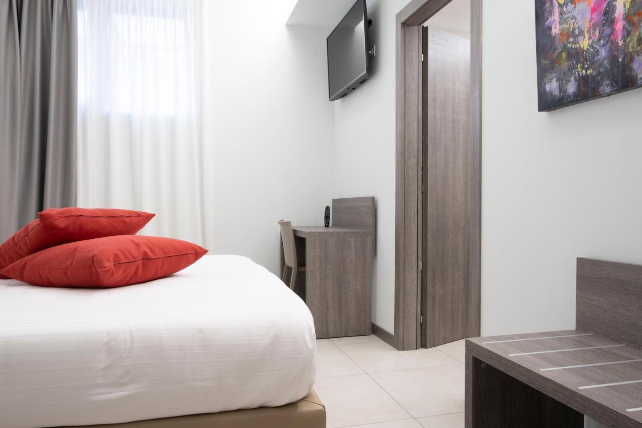 Double Room,1182078046:JPEG