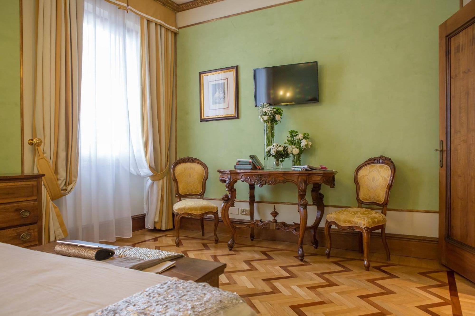 Deluxe Double or Twin Room