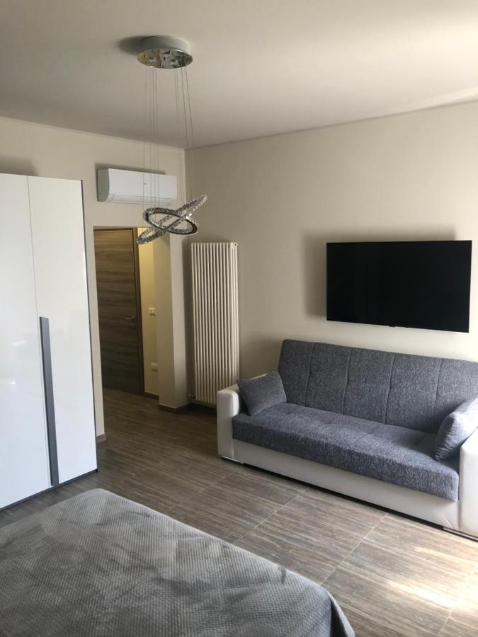 Family Room,1347284801:JPEG