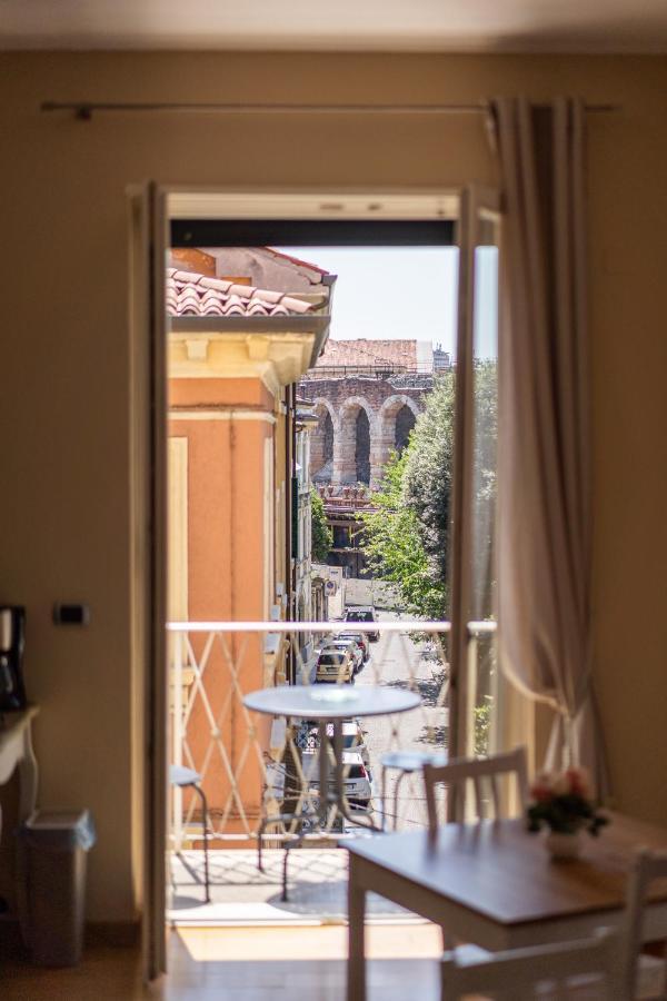 Camera Matrimoniale con Bagno in Comune