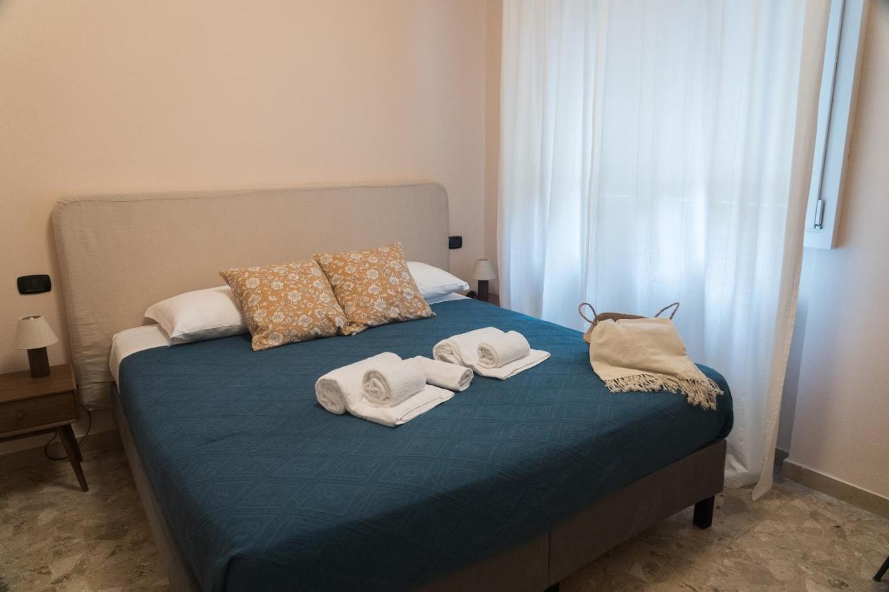 Camera Matrimoniale/Doppia con Letti Singoli con Bagno in Comune