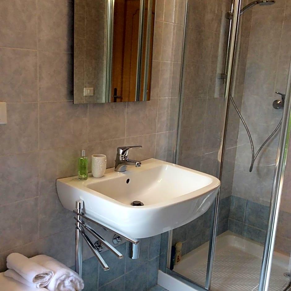 Large Double Room Private Bathroom