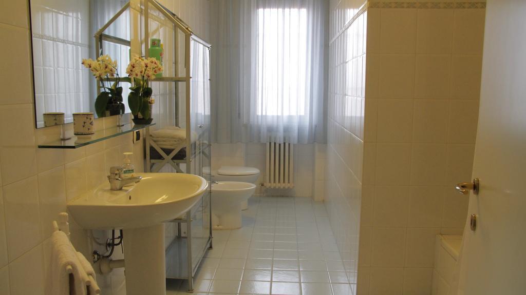 Two-Bedroom Apartment,222742100:JPEG