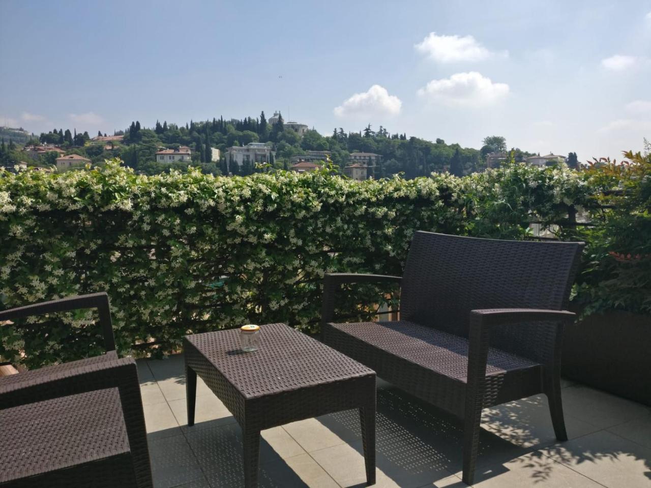 Appartamento con Terrazza e Balcone