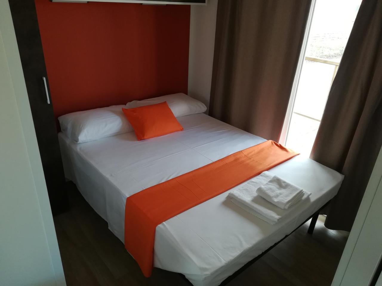 Mobile Home (6 Adults),757225825:JPEG