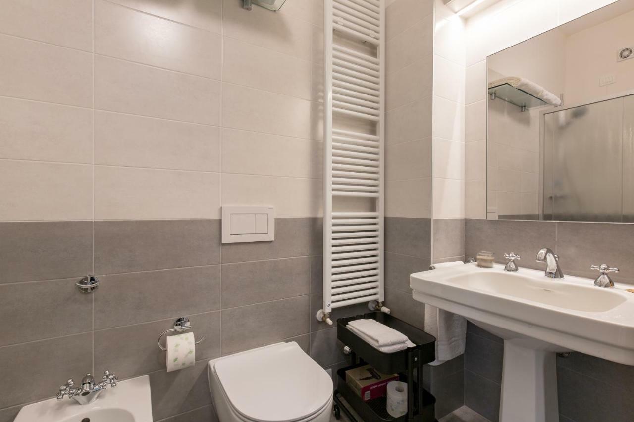 Double or Twin Room,891688957:JPEG