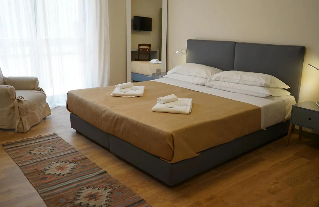 Avenue Rooms-1