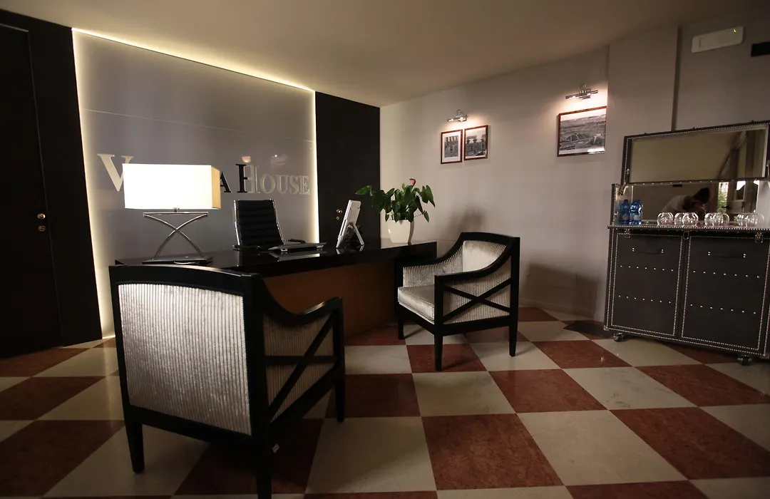 Verona House Aparthotel-1