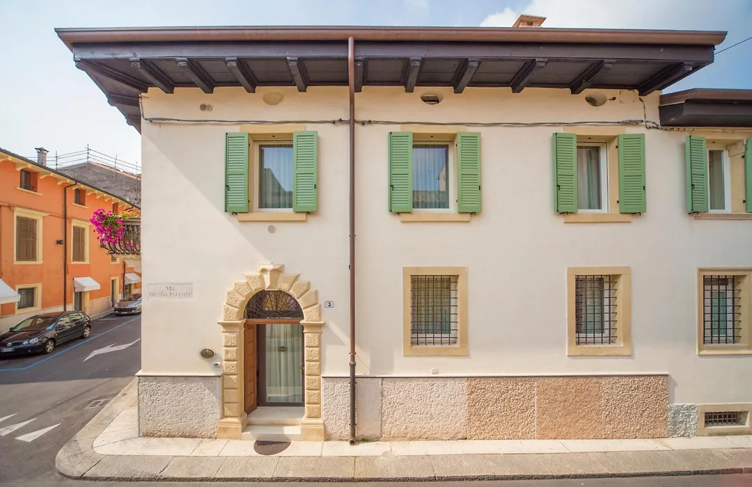 Lady Capulet Apartments-1