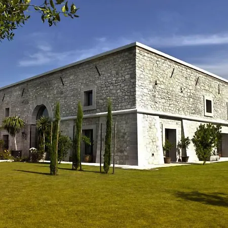Delser Verona Manor House-3